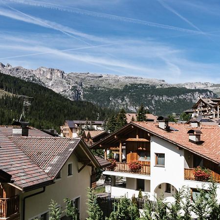 Apartments Da La Vedla Flats San Cassiano  Exterior photo